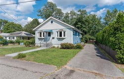 10 Elmhurst Street, Warwick, RI 02889