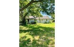 210 N BATES Avenue, Adrian, MO 64720