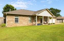 431 Ray LN, Alma, AR 72921