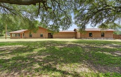 100 Joyner Street, Omaha, TX 75571