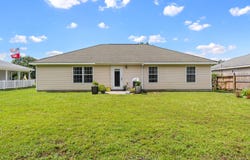 8270 Segura Street, Navarre, FL 32566