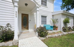 305 S 6th Avenue, Ozark, MO 65721
