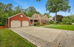 195 Colonial Dr, Somerset, MA 02726