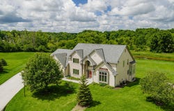 3976 Woodridge Ct, Richfield, WI 53017