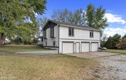 16372 S 1338 Road, Nevada, MO 64772