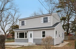 33 E Cherry Street, Central Islip, NY 11722