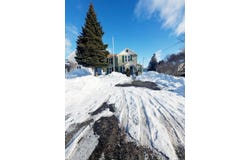 111 E Sinclair St, Mackinaw City, MI 49701