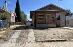 1214 E 5th St, Pueblo, CO 81001