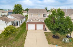 2322 Middle View Drive, Columbus, IN 47201