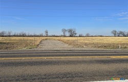 2335 US 77, Lott, TX 76656