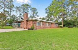 3275 Crestview Drive, Blackshear, GA 31516