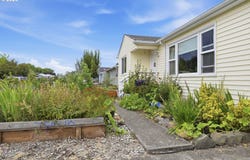 1432 MODOC St, Springfield, OR 97477