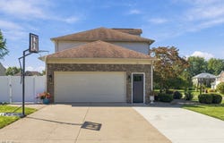 1332 BEECHNUT DRIVE, AKRON, OH 44312