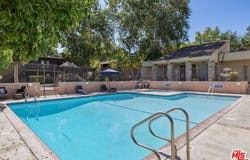 18350 Hatteras St, Tarzana, CA 91356