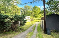 572 Alberts Dr, Monessen, PA 15062