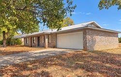 208 Fall CIR, Sallisaw, OK 74955