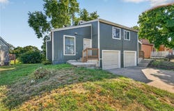 8484 & 8486 Lane Drive, Raytown, MO 64138