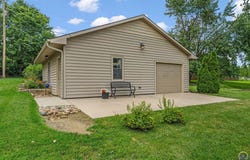 2219 SE Stinson DR, Tecumseh, KS 66542