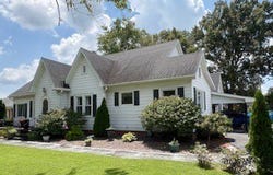 300 Plum St., Carmi, IL 62821