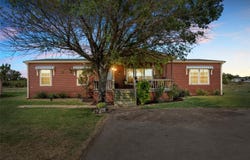 3449 Bluhm Road, West, TX 76691