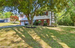 11 Highview Circle, Middletown, NJ 07748
