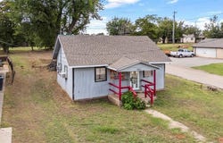 301 S Main Avenue, Blanchard, OK 73010