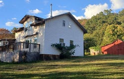 23 Pine Ln, Hinton, WV 25951