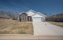 340 E Greystone Square, Webb City, MO 64870