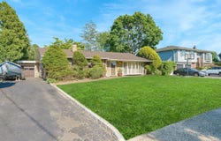 10 Rye Place, Commack, NY 11725