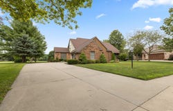 910 Foxbriar Lane, Goshen, IN 46526