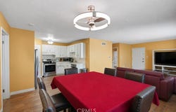 18601 Collins, Tarzana, CA 91356