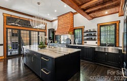 1516 Queens Road W, Charlotte, NC 28207