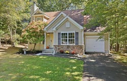 6105 Braintree Drive, Bushkill, PA 18324