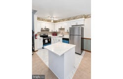 19 SUMMIT Court, MARLTON, NJ 08053