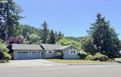 2260 ARTHUR Dr, Reedsport, OR 97467