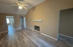 6883 MANSLICK Rd, Cordova, TN 38018