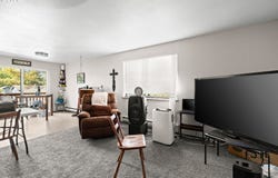 903 W CHARLES St, Newberg, OR 97132