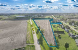 04 US Highway 6, Newton, IA 50208