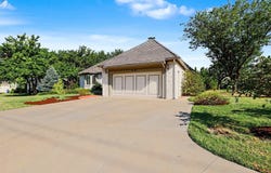 9130 E Woodspring St, Wichita, KS 67226