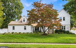 918 HAMILTON Drive, YARDLEY, PA 19067
