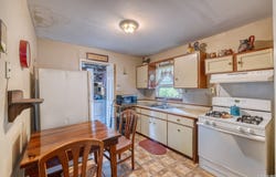 1104 Avenue S, Hondo, TX 78861