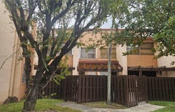 445 W Park Dr, Miami, FL 33172