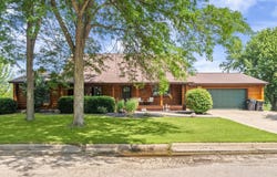 914 E Brownell St, Tomah, WI 54660