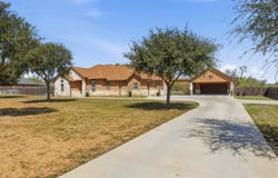 149 W Short Meadow Dr, Lytle, TX 78052