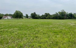 979 E Barry Street, Reno, TX 76020