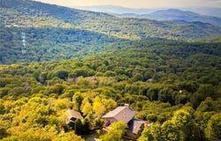 200 Summit Lodge Road, NC 28604