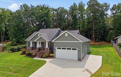 301 Pinehurst Drive, Kings Mountain, NC 28086