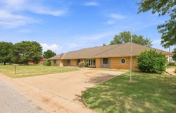 1020 Hadwiger Dr, Cherokee, OK 73717