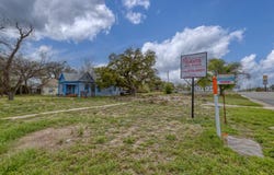 101 S Center St, Sabinal, TX 78881