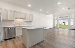 2406 E Jetty Pl, Sioux Falls, SD 57108